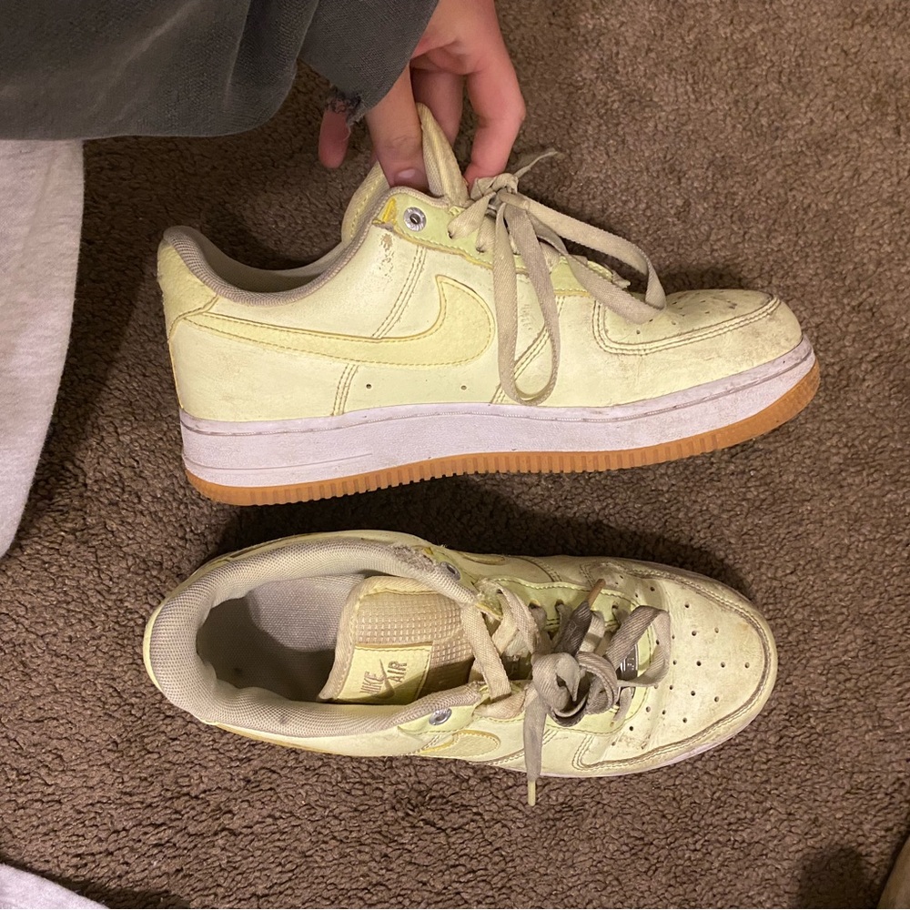 Like green nike air force